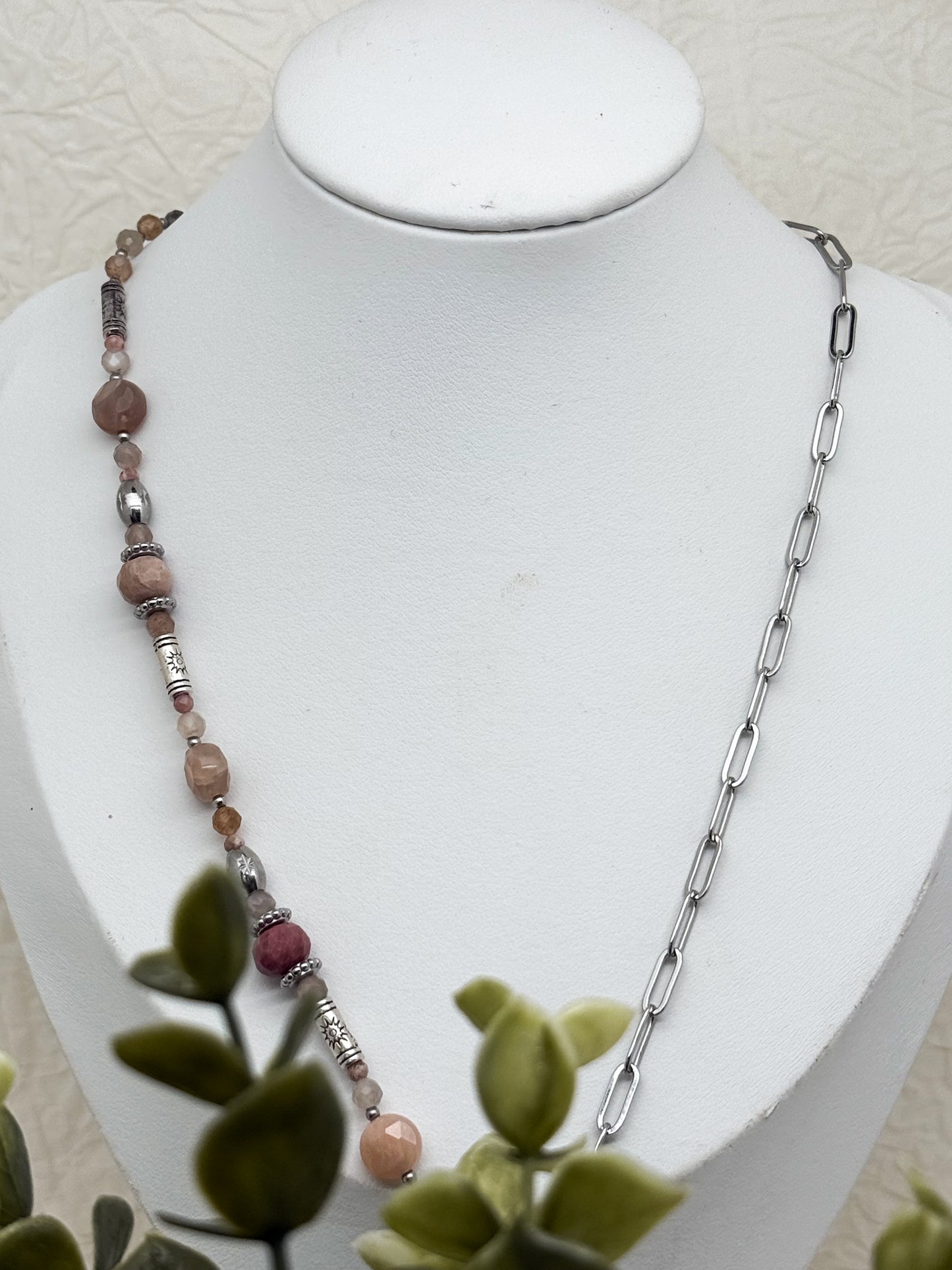 "Aurora Rosea" Perlenkette | Rhodochrosit & Pfirsich Mondstein | Gold & Silber