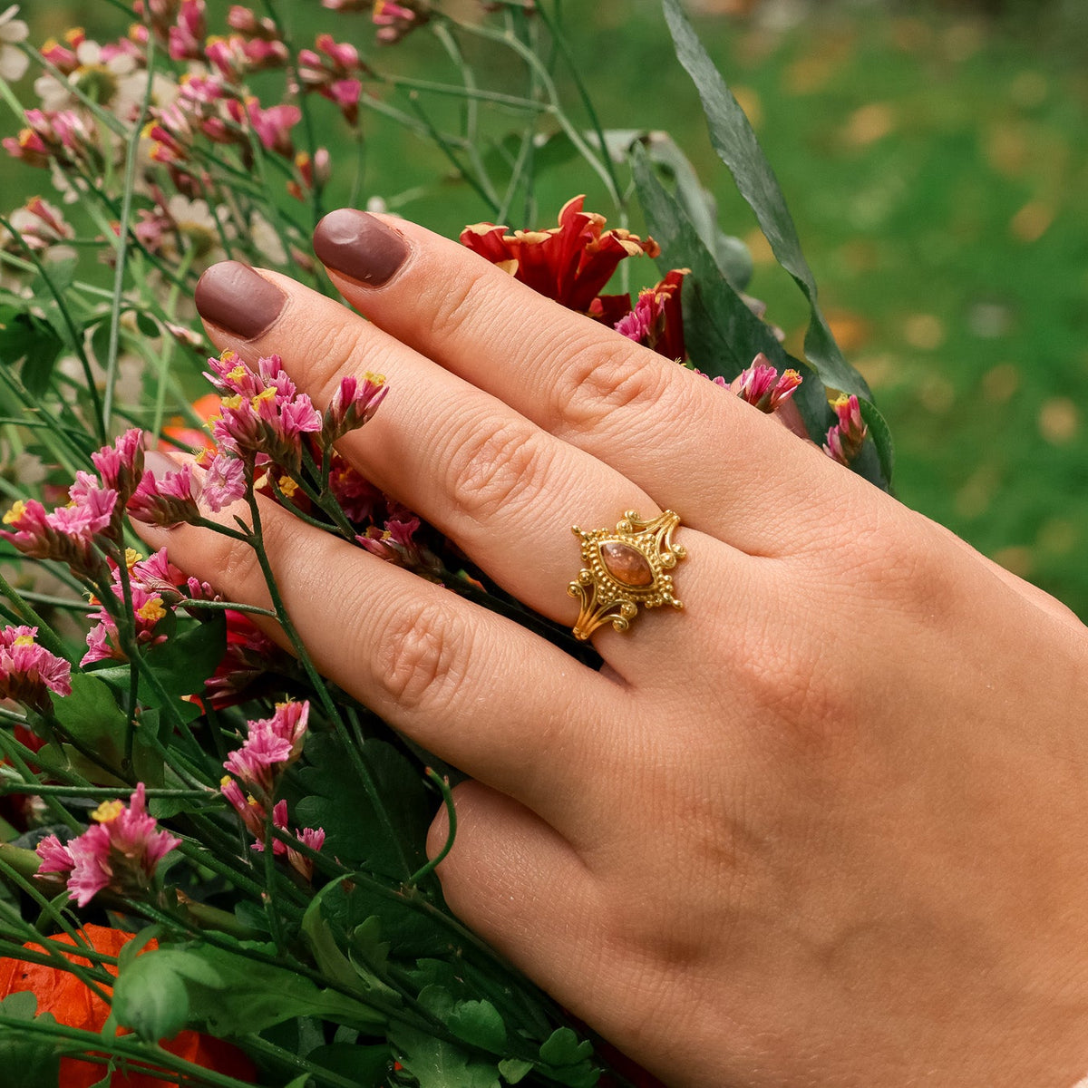 Witch Goddess Ring | Labradorit - Sonnenstein | Größenverstellbar