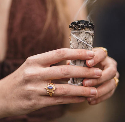 Witch Goddess Ring | Labradorit - Sonnenstein | Größenverstellbar