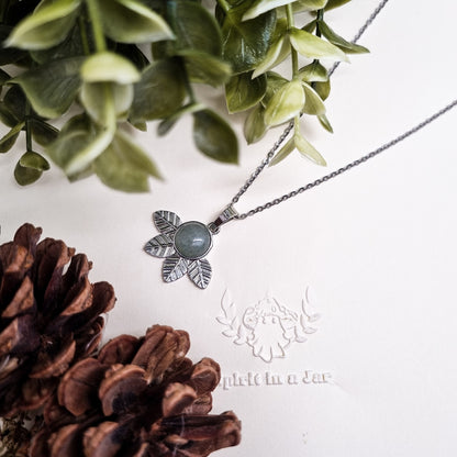 Schlichte Blätterkette - Sokkulente mit Aventurin | Edelstahl