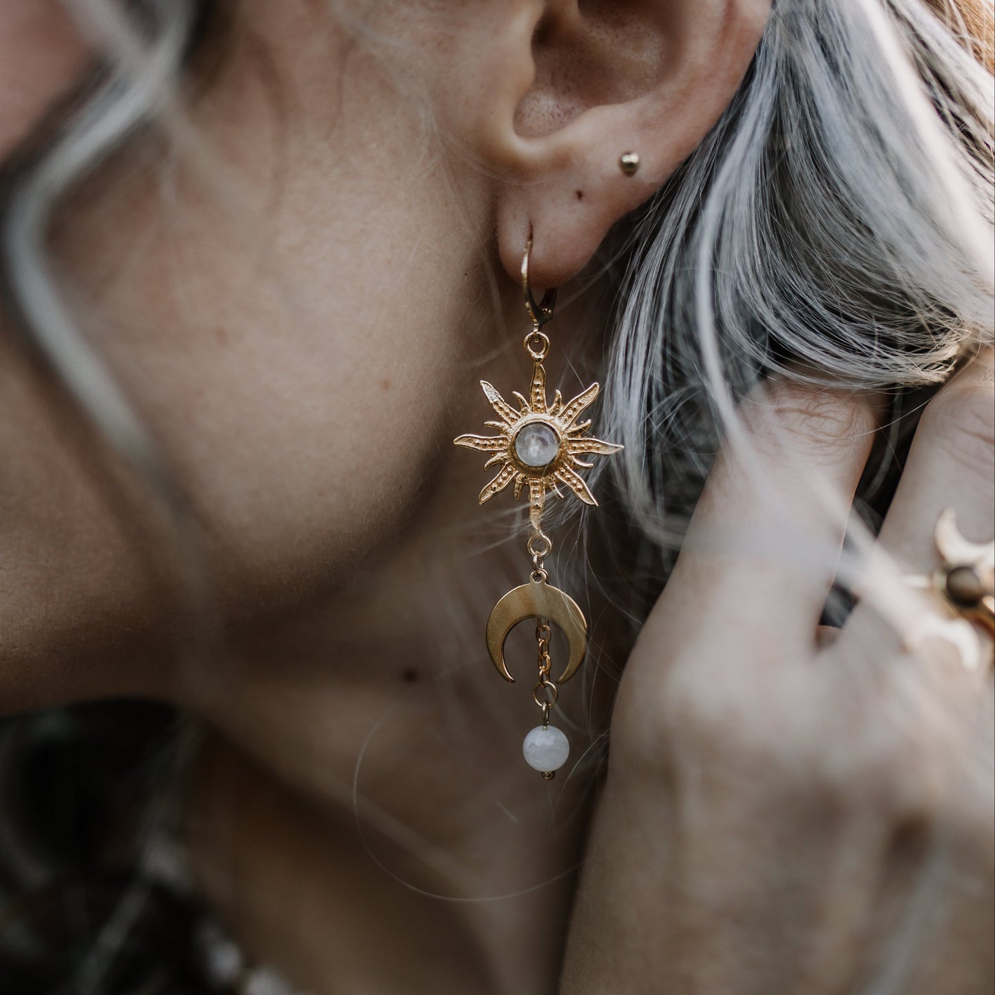 "solis et lunae" Ohrringe mit Mondstein | Gold & Silber | Edelstahl