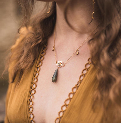 Solstice Gaze Moosachat Labradorit Rubin in Zoisit Kette | Edelstahl