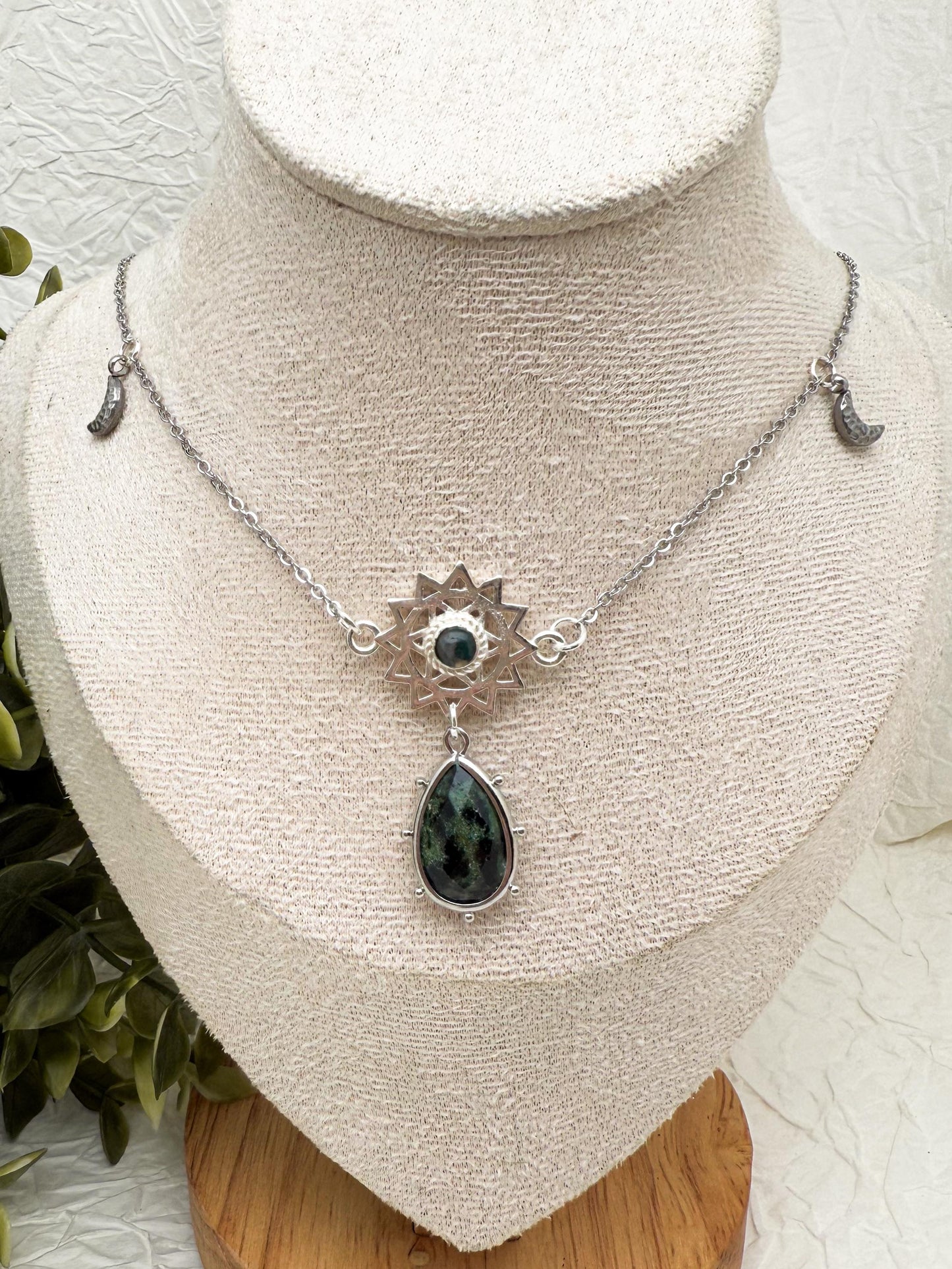 Solstice Gaze Moosachat Labradorit Rubin in Zoisit Kette | Edelstahl