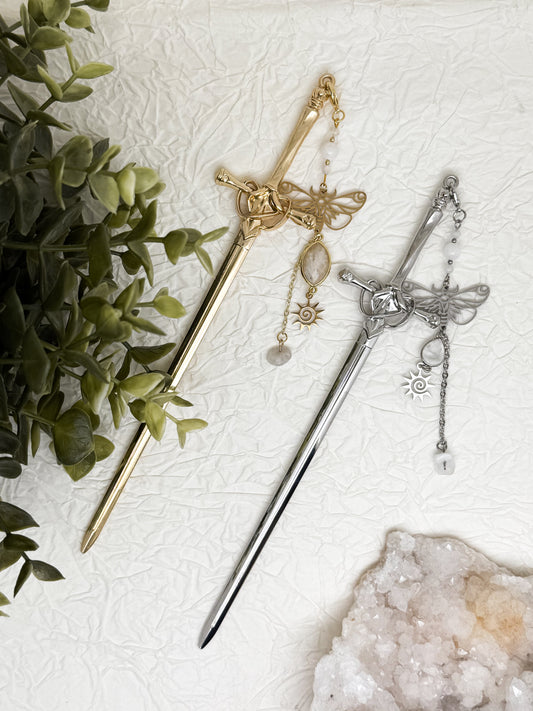 Schwert Haarnadeln mit Sonnenstein, Mondstein und Bergkristall | Gold & Silber