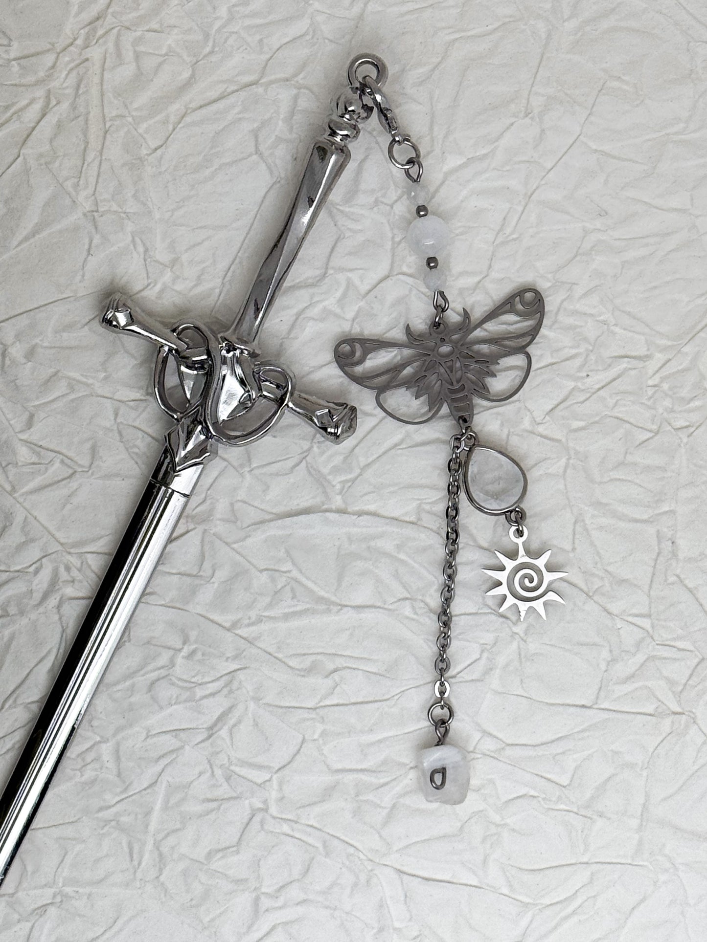 Schwert Haarnadeln mit Sonnenstein, Mondstein und Bergkristall | Gold & Silber