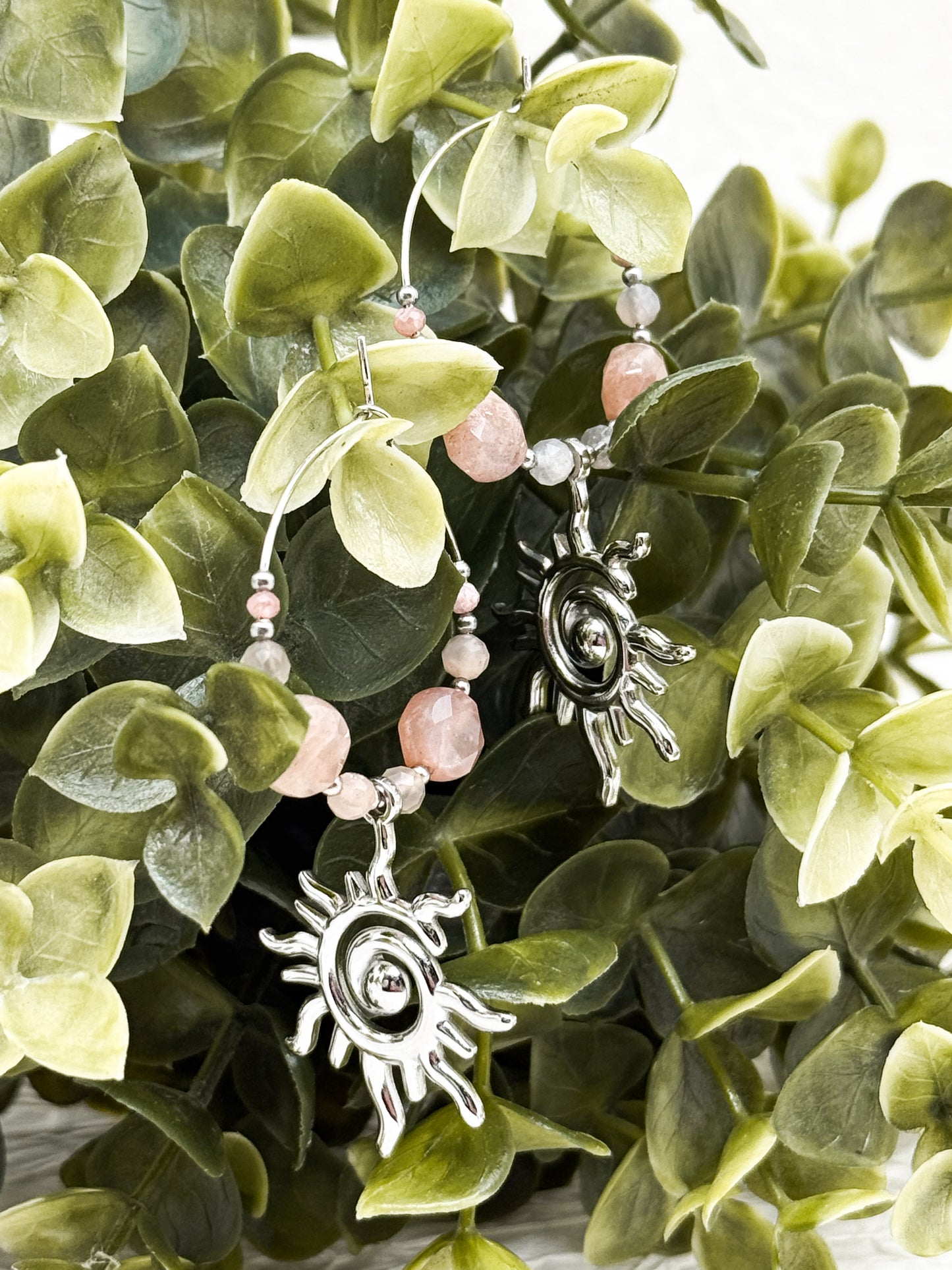 Moonkissed Sun Creolen mit Pfirsich-Mondstein & Rhodochrosit | Gold & Silber | Edelstahl