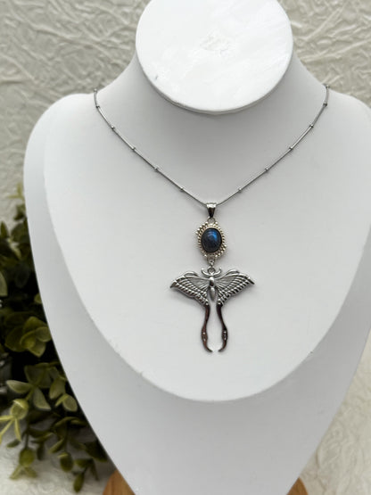 Magical Moth Labradorit Kette | Gold und Silber | Edelstahl