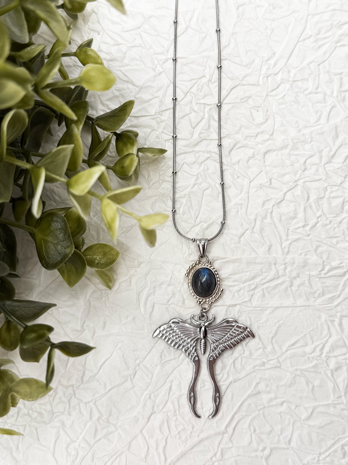 Magical Moth Labradorit Kette | Gold und Silber | Edelstahl