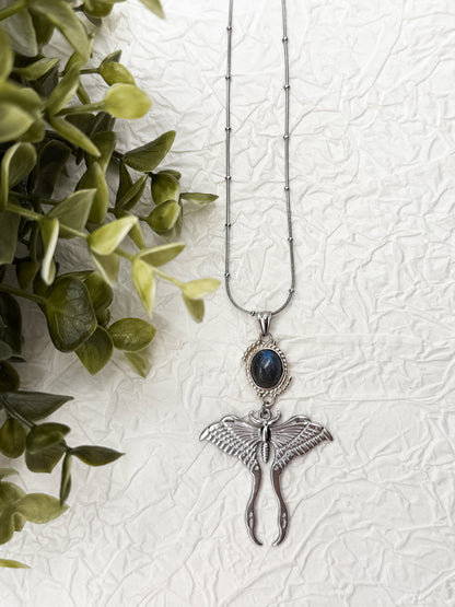 Magical Moth Labradorit Kette | Gold und Silber | Edelstahl