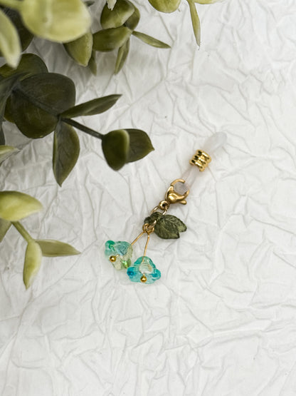 Brillen-Anhänger Blumen | Gold & Silber