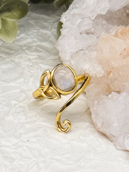 Moonweave Hexenknoten Ring - Mondstein | Größenverstellbar