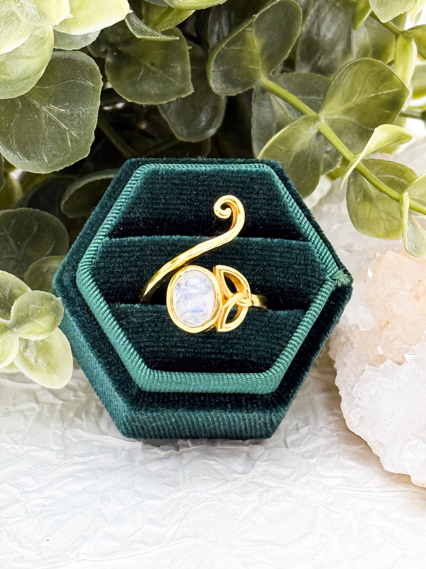 Moonweave Hexenknoten Ring - Mondstein | Größenverstellbar