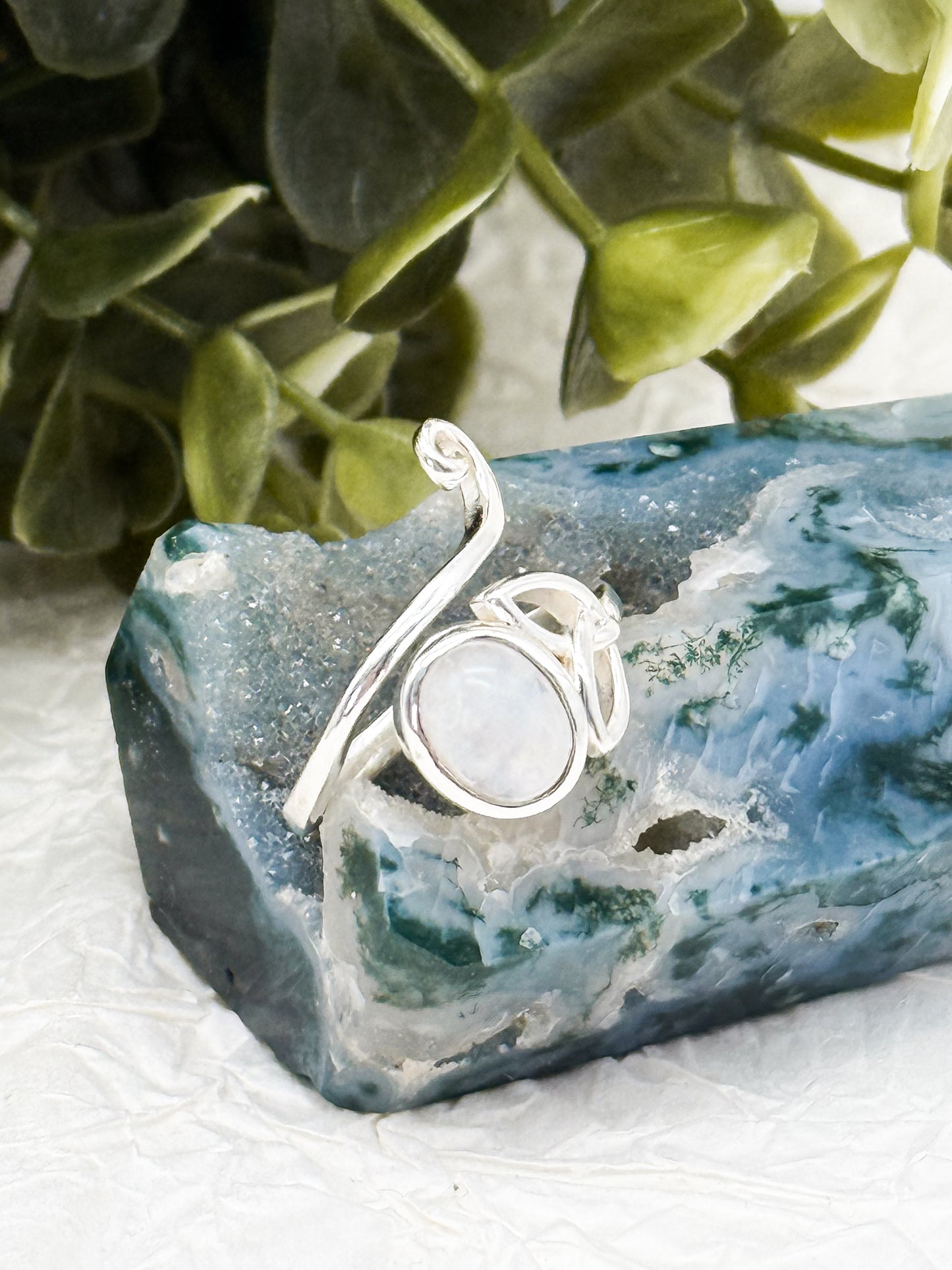Moonweave Hexenknoten Ring - Mondstein | Größenverstellbar