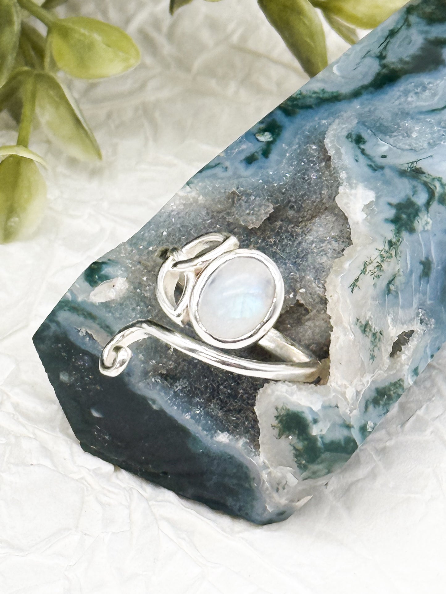 Moonweave Hexenknoten Ring - Mondstein | Größenverstellbar