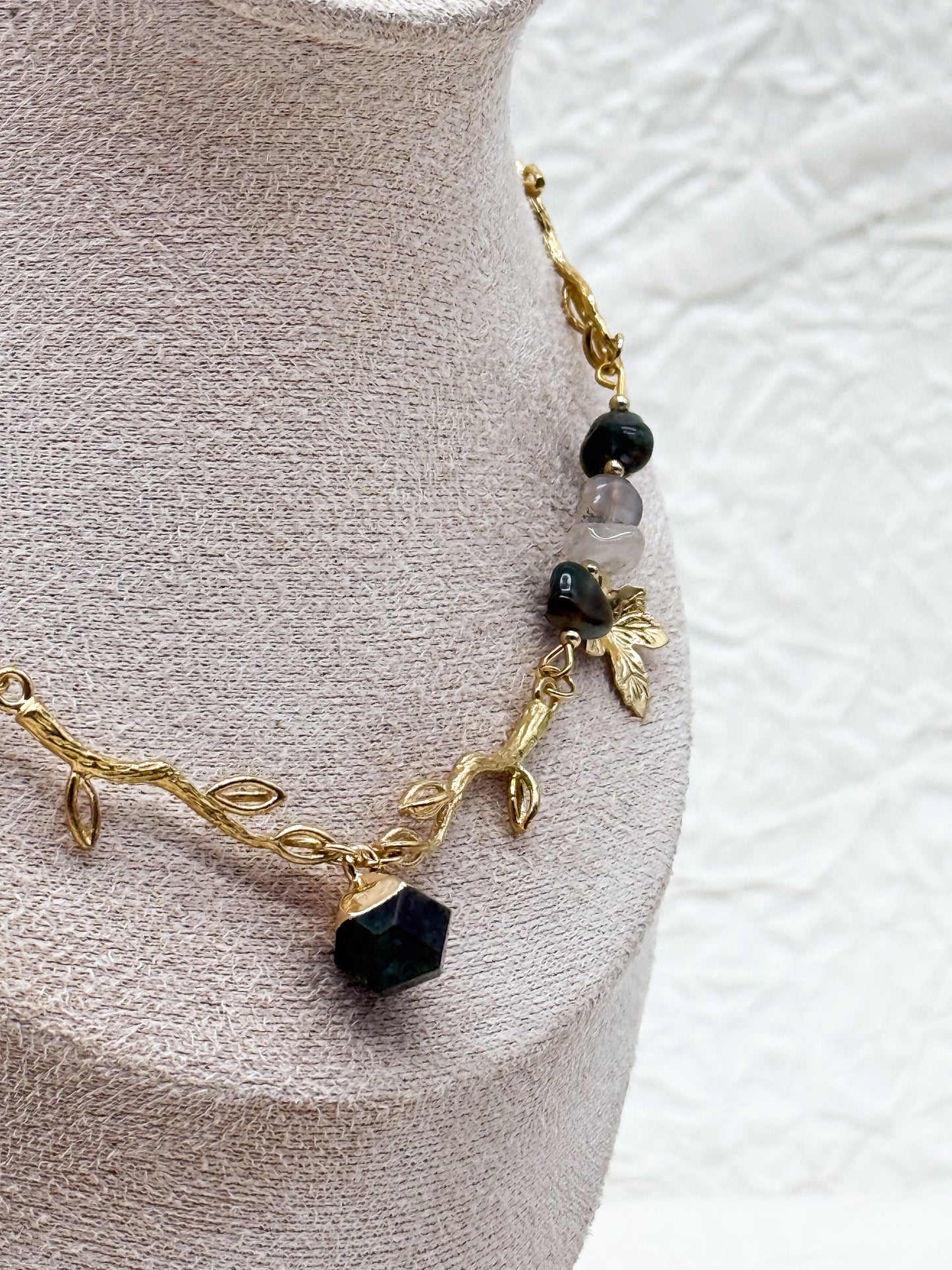 Golden crown of nature | Howlith - Moosachat | Edelstahl