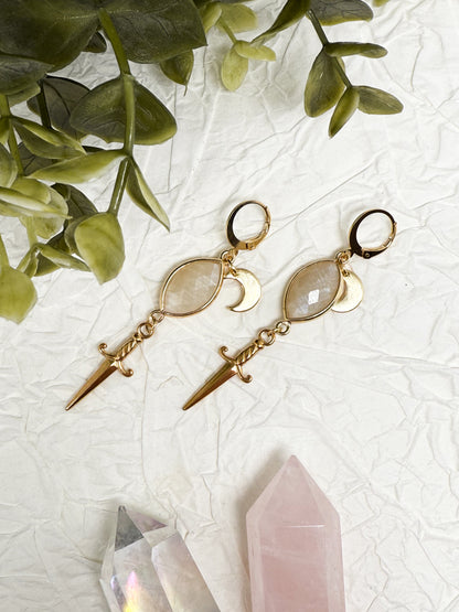 Moon Warrior Ohrringe mit Mondstein - Sonnenstein l Gold & Silber | Edelstahl