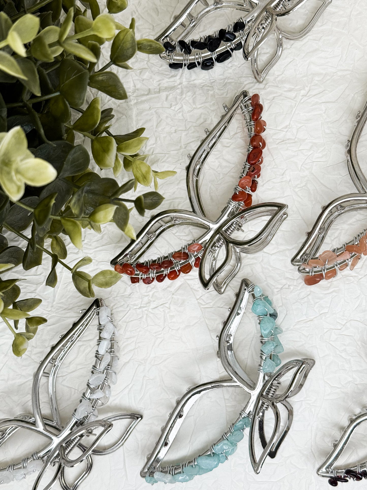 Schmetterling-Haarklammer in Gold und Silber mit Edelsteinen