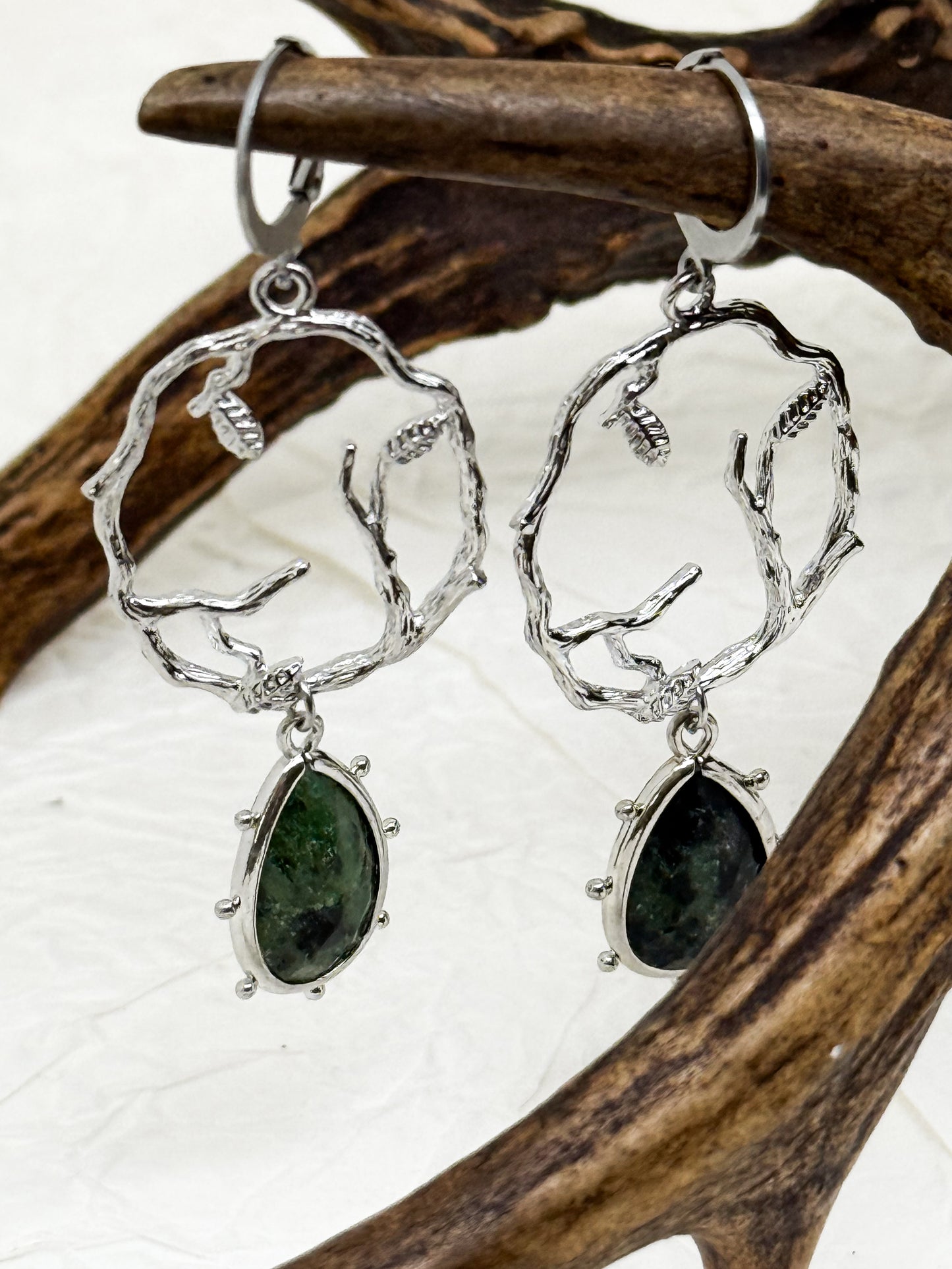 Connection to nature | Rubin in Zoisit Ohrringe | Silber und Gold