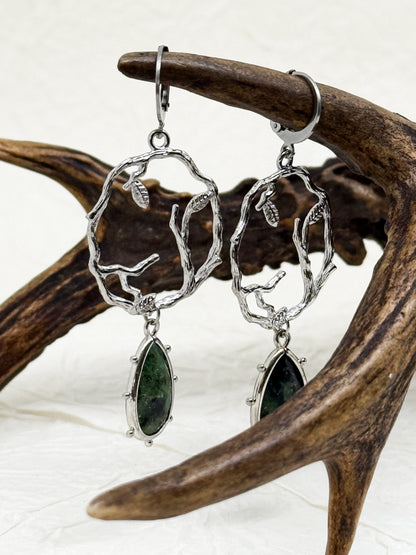 Connection to nature | Rubin in Zoisit Ohrringe | Silber und Gold