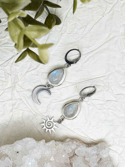 Celestial Lovers Ohrringe mit Mondstein | Gold & Silber | Edelstahl