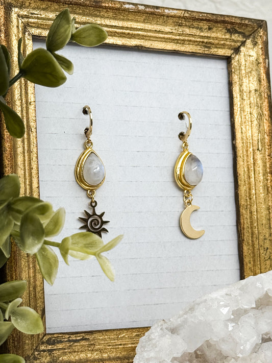 Celestial Lovers Ohrringe mit Mondstein | Gold & Silber | Edelstahl