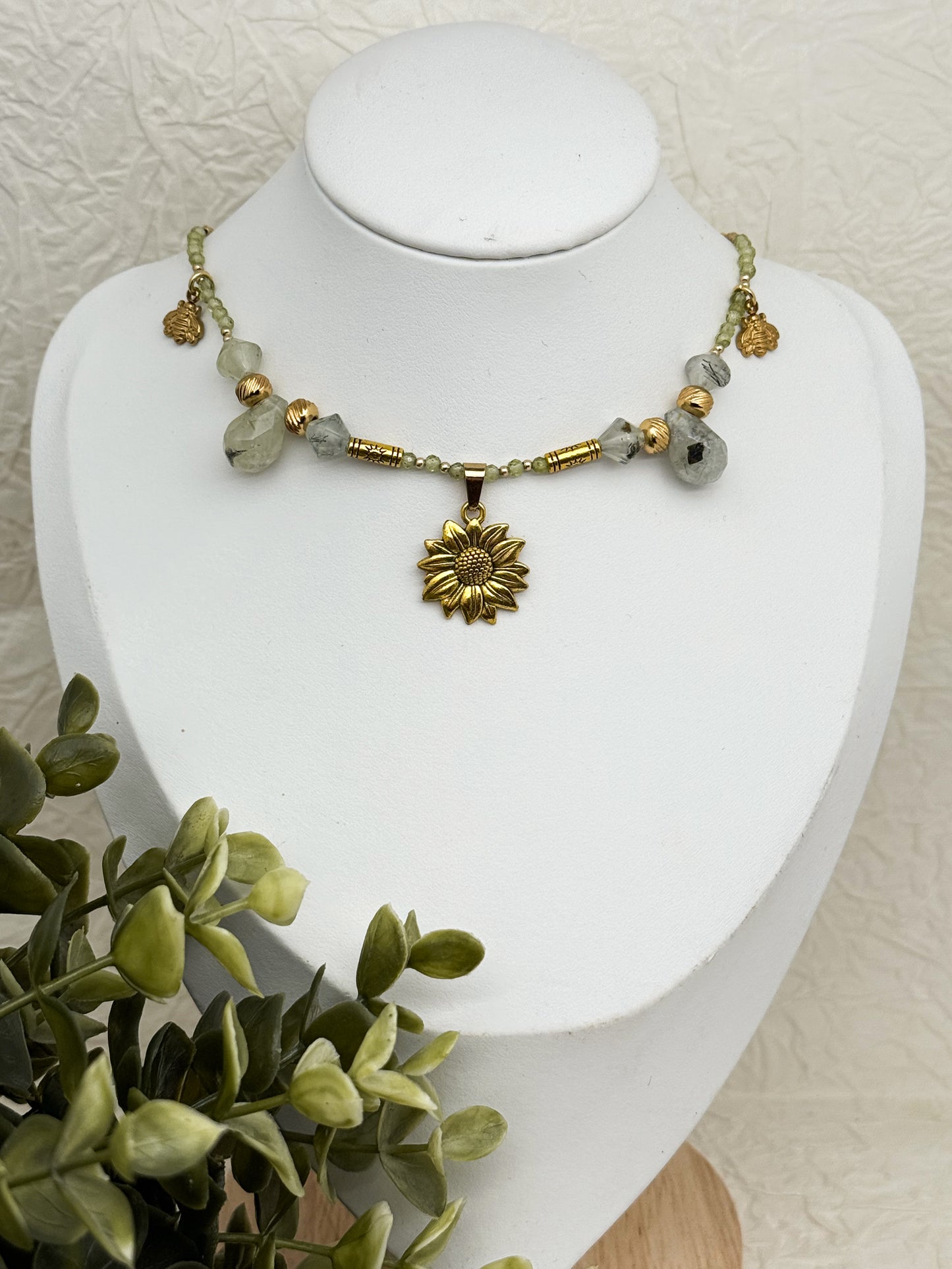 "Campus Floridus" Perlenkette | Prehnit & Peridot | Gold & Silber