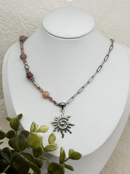 "Aurora Rosea" Perlenkette | Rhodochrosit & Pfirsich Mondstein | Gold & Silber