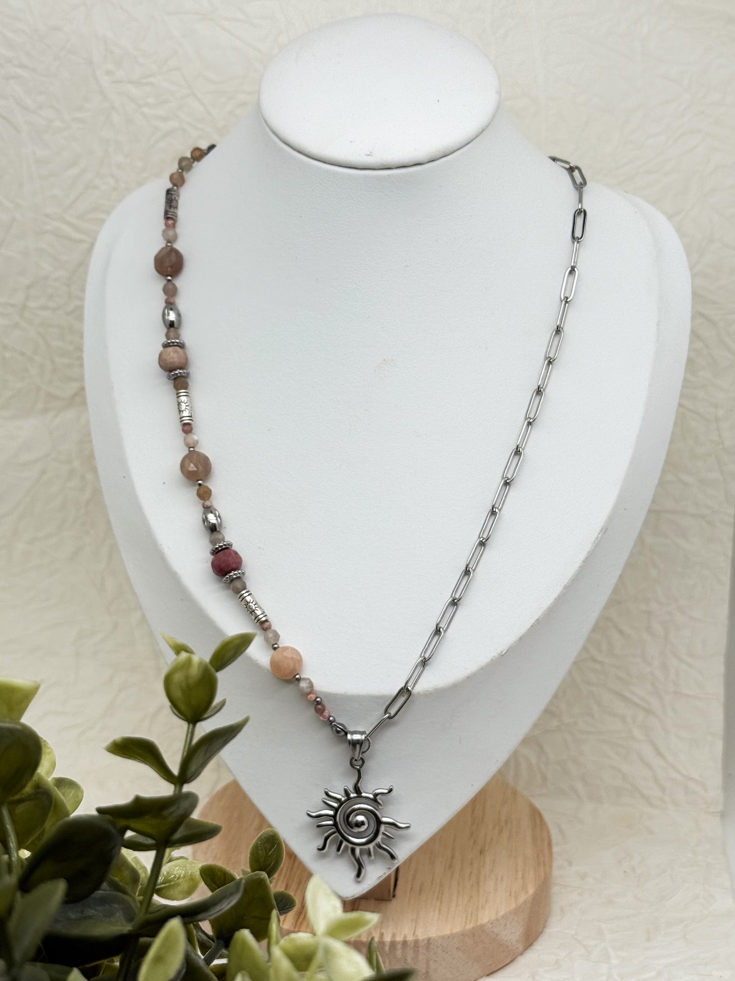 "Aurora Rosea" Perlenkette | Rhodochrosit & Pfirsich Mondstein | Gold & Silber