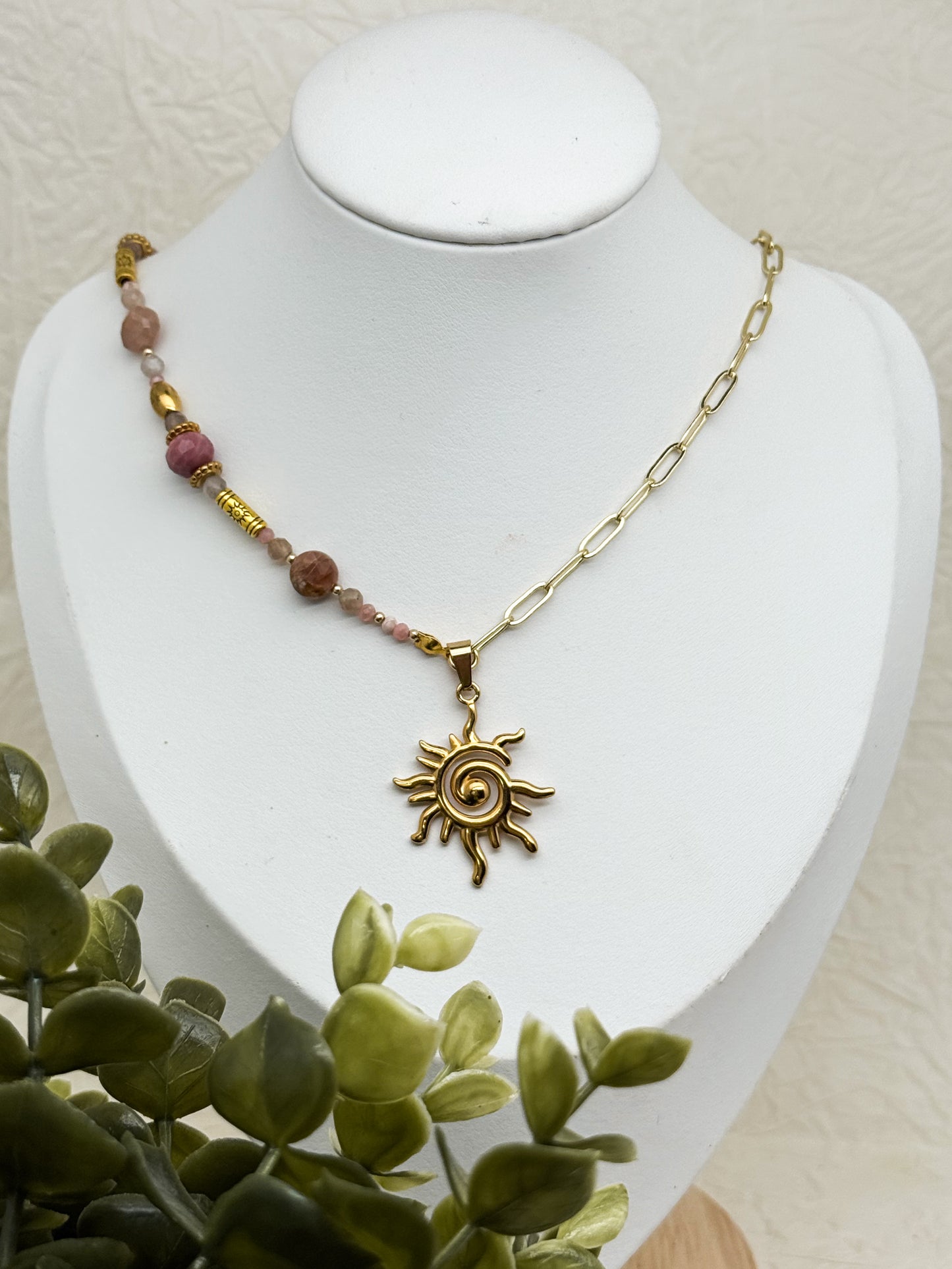 "Aurora Rosea" Perlenkette | Rhodochrosit & Pfirsich Mondstein | Gold & Silber