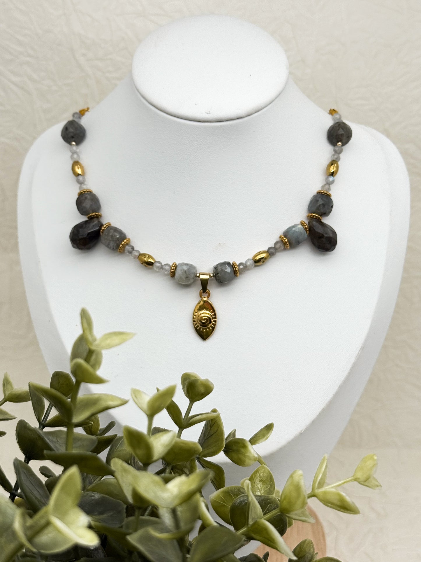 "Oculus Lucis" Perlenkette | Labradorit | Gold & Silber