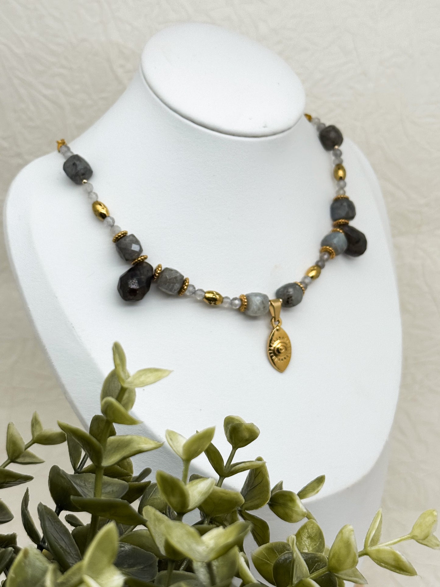 "Oculus Lucis" Perlenkette | Labradorit | Gold & Silber