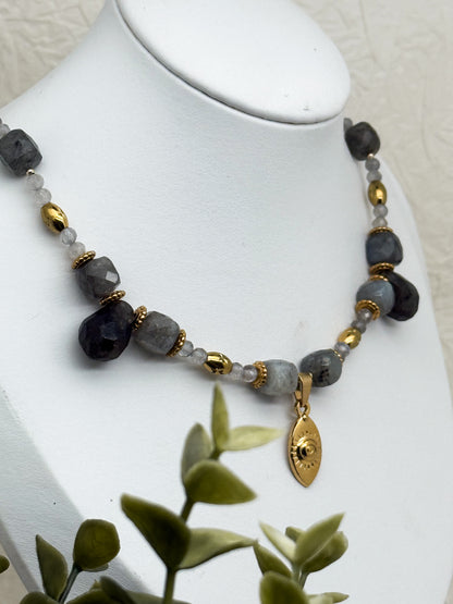 "Oculus Lucis" Perlenkette | Labradorit | Gold & Silber