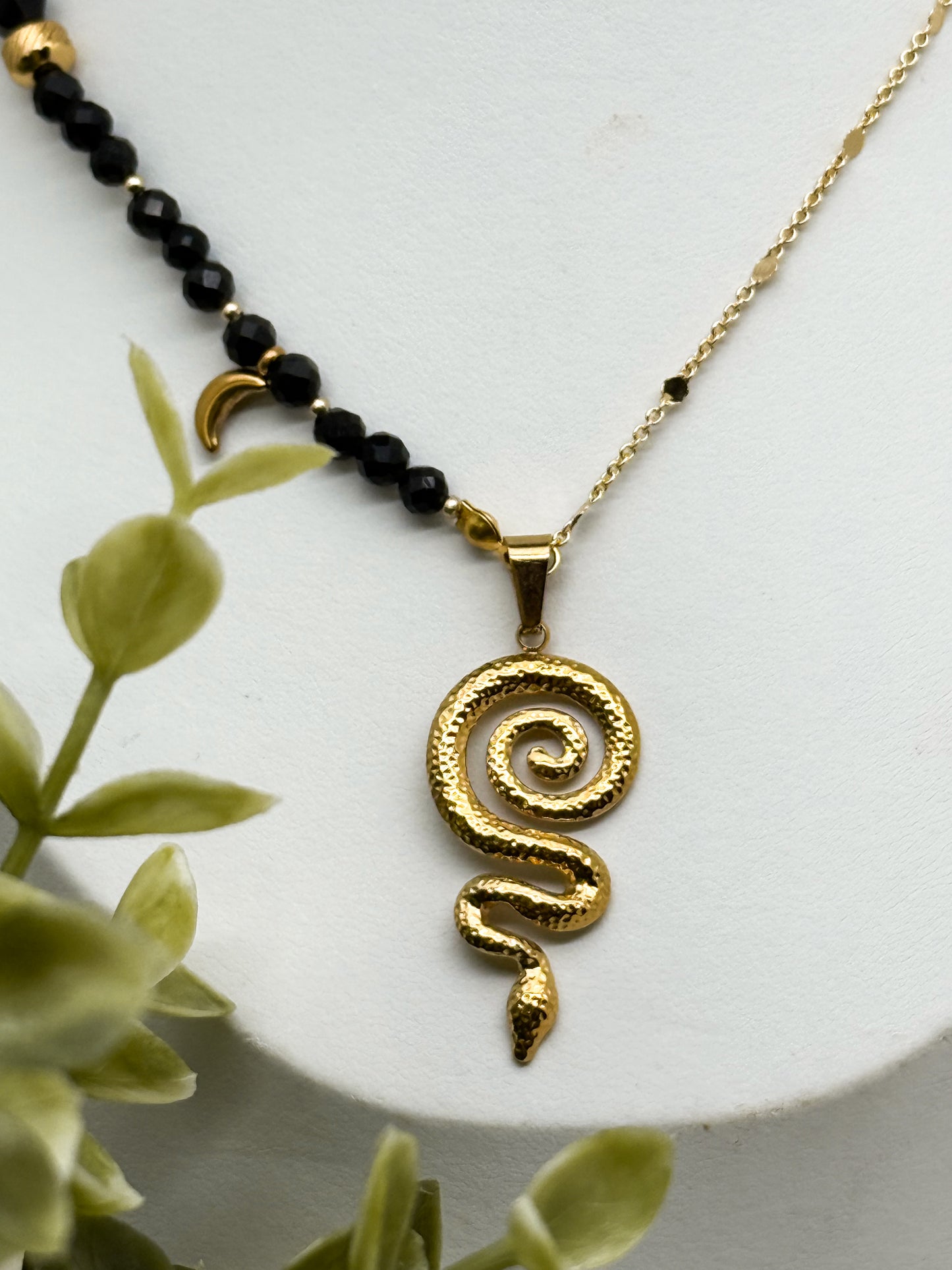 "Serpentis Luna" Perlenkette | Obsidian | Gold & Silber