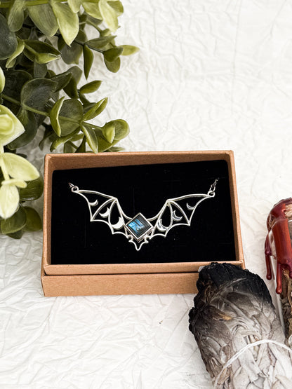 Moonbat Amulet Kette Gold & Silber | Mondstein, Labradorit, Amethyst & Obsidian | Edelstahl