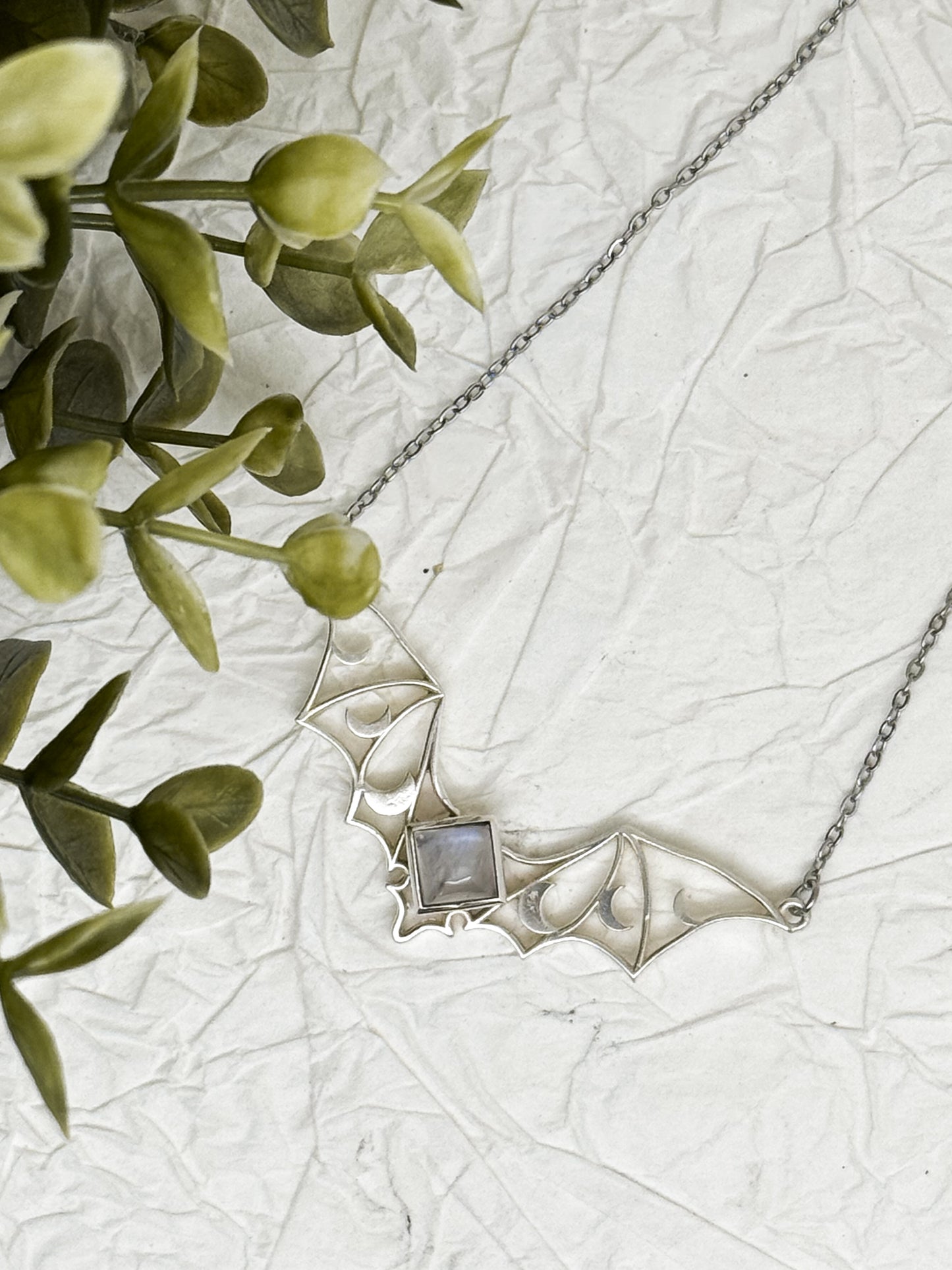 Moonbat Amulet Kette Gold & Silber | Mondstein, Labradorit, Amethyst & Obsidian | Edelstahl