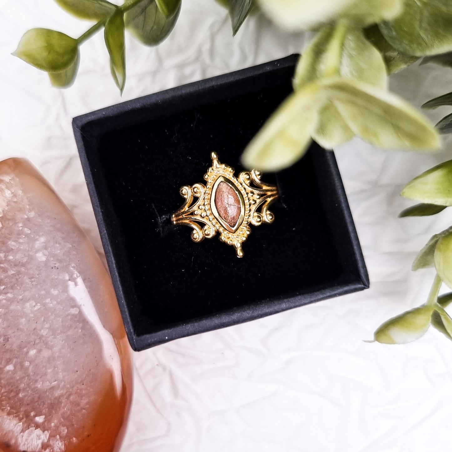 Witch Goddess Ring | Labradorit - Sonnenstein | Größenverstellbar