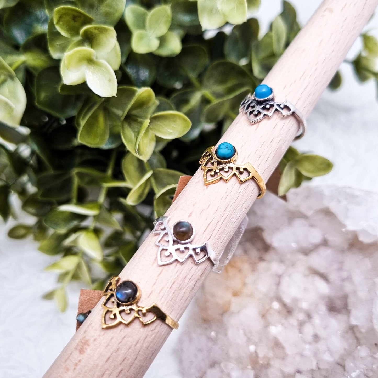 Oriental Crown Crystal Ring | Silber & Gold | Labradorit - Magnesit