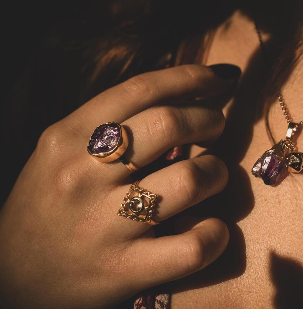 Amethyst Rohstein Ring | Gold und Silber | Größe 7