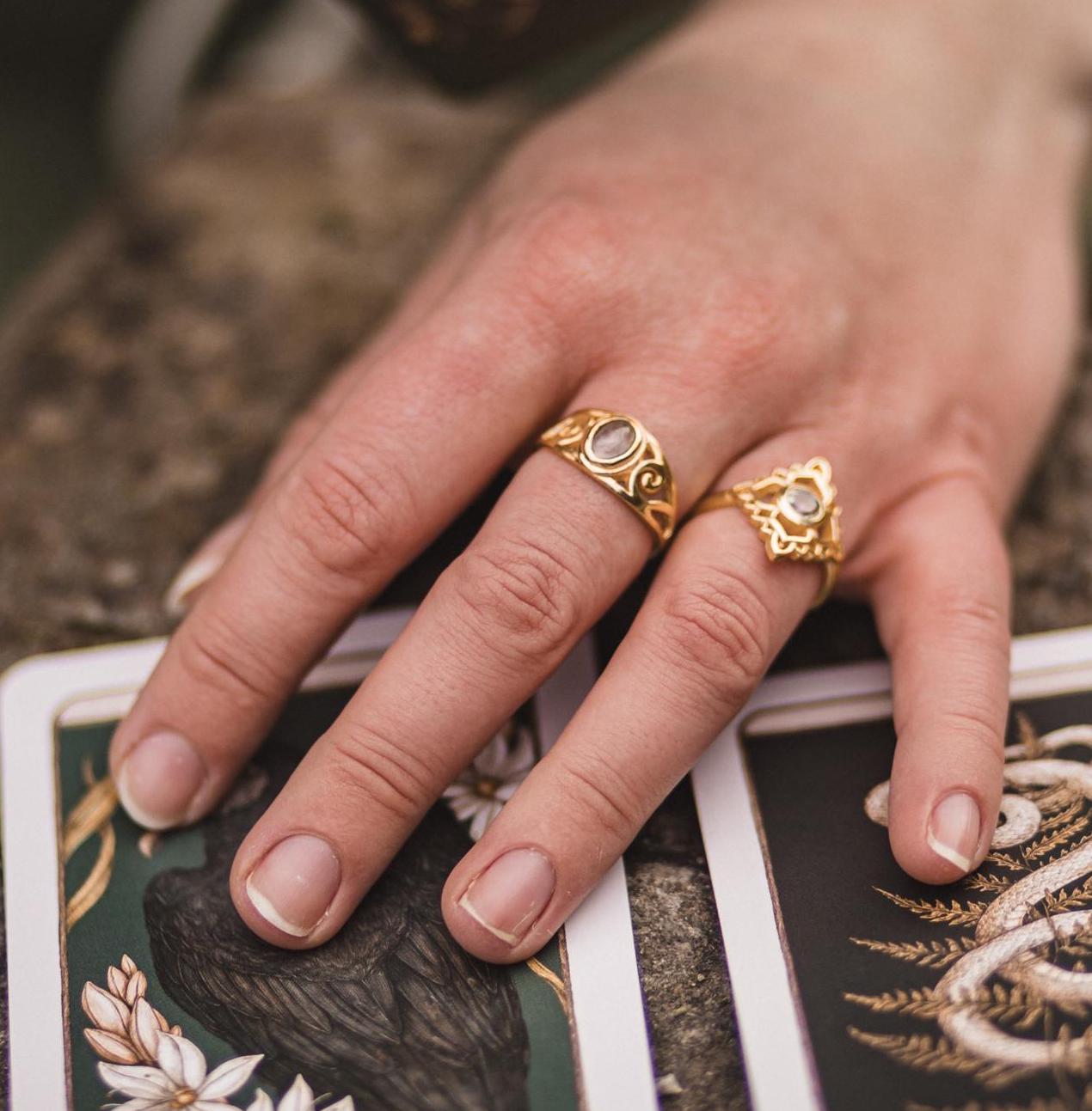 Balance of the world Ring Mondstein - Bergkristall | Größenverstellbar