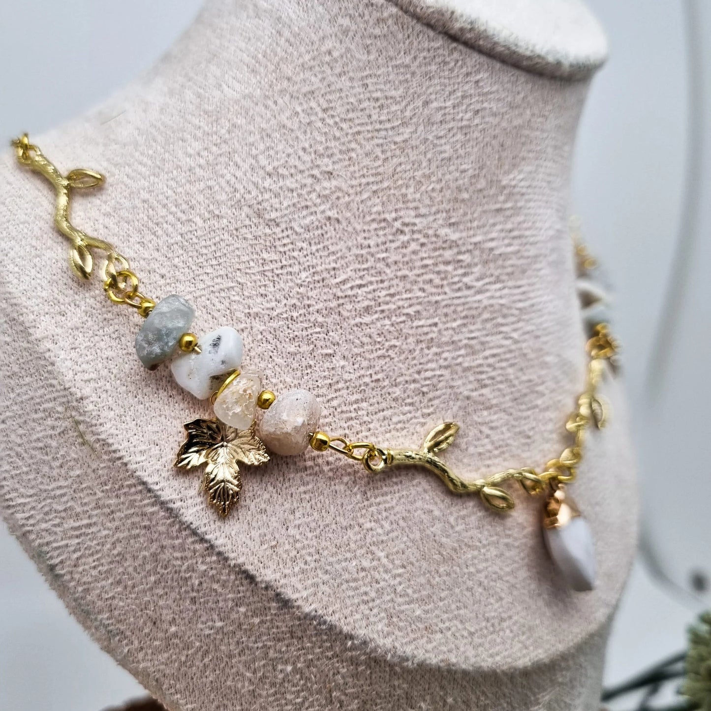 Golden crown of nature | Howlith - Moosachat | Edelstahl