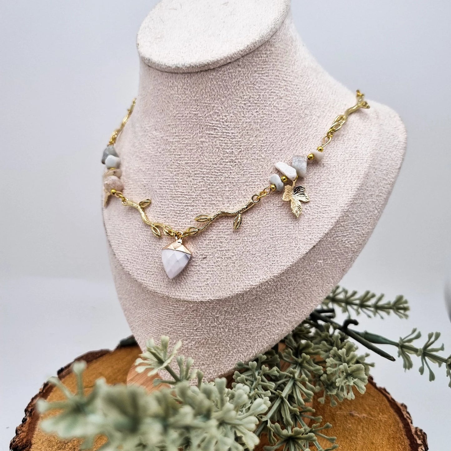 Golden crown of nature | Howlith - Moosachat | Edelstahl